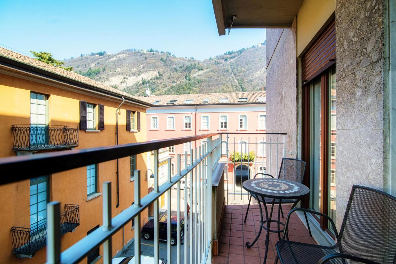 Piazza Roma - The House Of Travelers Apartamento Como Exterior foto